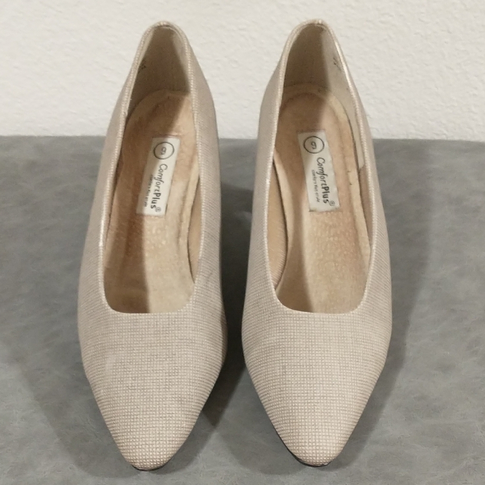 Comfort Plus Women's Cream Pumps